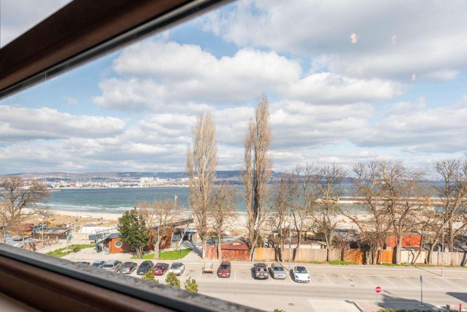 Summertime In Varna South Bay Beach Residence Room photo